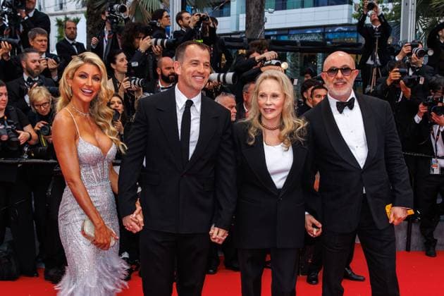 Festival de Cannes Premiere Furiosa A Mad Max Saga McKinzie Roth, Liam Dunaway O Neill, Faye Dunaway and Laurent Bouzereau at the premiere of the film Furiosa A Mad Max Saga during the 77 Cannes Film Festival at the Palais de Festival Copyright: xEventpressxKochanx