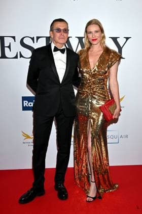 Better World Fund gala evening at the Carlton Hotel in Cannes during the 77th Cannes Film Festival 202 Manuel Collas de la Roche, Founding President of the Better World Fund, and Kiera Chaplin during the Better World Fund gala evening at the Carlton Hotel in Cannes during the 77th Cannes Film Festival 2024 on May 15 Bruno Bebert Bestimage Better World Fund gala evening at the Carlton Hotel in Cannes during the 2024 Cannes Film Festival on May 15 Cannes France  Copyright: xBrunoxBebertx xBestimagexBrunoxBebertx xBestimagex