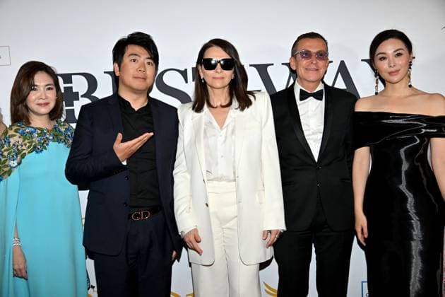 Better World Fund gala evening at the Carlton Hotel in Cannes during the 77th Cannes Film Festival 202 Lang Lang, Juliette Binoche, Manuel Collas de la Roche, Founding Chairman of the Better World Fund, and Jacqueline Zheng during the Better World Fund gala evening at the Carlton Hotel in Cannes during the 77th Cannes Film Festival 2024 on May 15 Bruno Bebert Bestimage Better World Fund gala evening at the Carlton Hotel in Cannes during the 2024 Cannes Film Festival on May 15 Cannes France  Copyright: xBrunoxBebertx xBestimagexBrunoxBebertx xBestimagex