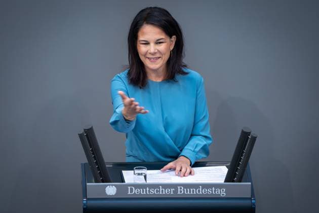 News Themen der Woche KW20 News Bilder des Tages Deutscher Bundestag, 169. Plenarsitzung Annalena Baerbock Aussenministerin (Gruene) im Portrait bei ihrer Rede zum Tagesordnungspunkt 75 Jahre Europarat bei der 169. Sitzung des Deutschen Bundestag in Berlin, 16.05.2024 Berlin Berlin Deutschland *** German Bundestag, 169th plenary session Annalena Baerbock Foreign Minister Gruene in portrait during her speech on the agenda item 75 years of the Council of Europe at the 169th session of the German Bundestag in Berlin, 16 05 2024 Berlin Berlin Germany