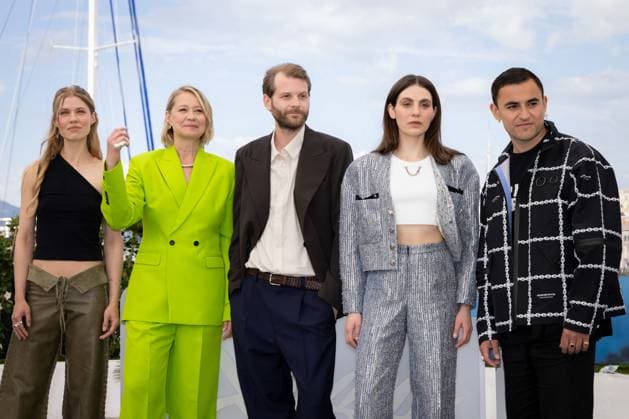 Cannes - Pigen Med Nalen Photocall Besir Zeciri, Vic Carmen Sonne, Magnus von Horn, Trine Dyrholm and Tessa Hoder attend the Pigen Med Nalen (The Girl With The Needle) Photocall at the 77th annual Cannes Film Festival at Palais des Festivals on May 16, 2024 in Cannes, France. Photo by Shootpix ABACAPRESS.COM Cannes France  Copyright: xShootpix ABACAx