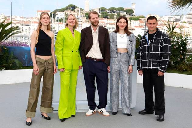 Tessa Hoder, Trine Dyrholm, Magnus Von Horn, Vic Carmen Sonne and Besir Zeciri at the photocall for the feature film Pigen med nalen The Girl with the Needle at the Festival de Cannes 2024 77 Cannes International Film Festival at the Palais des Festivals Cannes, 16 05 2024 Foto:xD.xBedrosianx xFuturexImagex nalen_4510