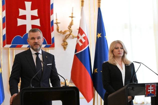 News Bilder des Tages Slovak President Zuzana Caputova, right, and President-elect Peter Pellegrini during a joint statement on the attack on Slovak Prime Minister Robert Fico, May 16, 2024, Bratislava, Slovakia. (CTKxPhoto VaclavxSalek) CTKPhotoP2024051603875  CTKPhotoP2024051603875