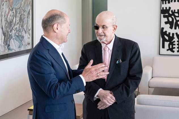 News Bilder des Tages Berlin, Deutschland, 16.05.2024: Bundeskanzleramt: Olaf Scholz und Salman Rushdie *** Berlin, Germany, 16 05 2024 Federal Chancellery Olaf Scholz and Salman Rushdie Copyright: xBergmann,xGuido BPA dtsxNachrichtenagenturx dts_37037