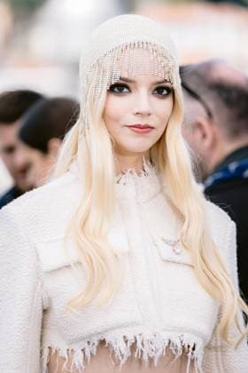77eme Festival International du Film de Cannes Photocall with Furiosa A Mad Max Saga 77th International cannes Film Festival Photocall with Furiosa A Mad Max Saga movie cast Anya Taylor Joy 304998 2024 05 16 Alpes Maritimes Cannes France  Copyright: xTerencexBaelenx STAR_304998_012
