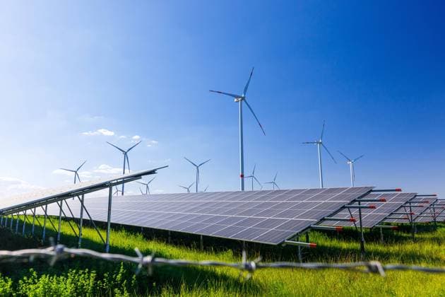 Energiepark Lausitz bei Klettwitz DEU Deutschland Brandenburg Klettwitz, 15.05.2024, Energiepark Lausitz - Solaranlagen und Windraeder sind im Energiepark Lausitz bei Klettwitz zu sehen. Der Energiepark Lausitz verfuegt ueber eine installierte Gesamtleistung (Solar) von 300 Megawatt und ist eines der bislang groessten Solarprojekte Deutschlands. *** Energiepark Lausitz near Klettwitz DEU Germany Brandenburg Klettwitz, 15 05 2024, Energiepark Lausitz Solar systems and wind turbines can be seen at the Energiepark Lausitz near Klettwitz The Energiepark Lausitz has a total installed solar capacity of 300 megawatts and is one of the largest solar projects in Germany to date AF_Klettwitz_67968.jpeg