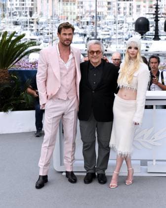 Cannes, France: Cannes, 77th Cannes Film Festival 2024 Photocall film Furiosa: A Mad Max Saga Pictured: Chris Hemsworth, George Miller, Anya Taylor-Joy Cannes France  - ZUMAp169 20240516_zea_p169_243 Copyright: xAlbertoxTerenghix