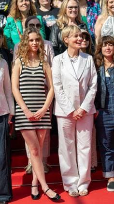 77eme Festival International du Film de Cannes Judith Godreche et lequipe de son court metrage Moi Aussi sur les marches 77th Cannes International Film Festival Judith Godreche and the team of her short film Moi Aussi on the steps 304999 2024 05 15 France Godreche, Judith Barthelemy, Tess Wolinski, Elsa  Copyright: xEstellexCarlierx xStarfacex STAR_304999_008