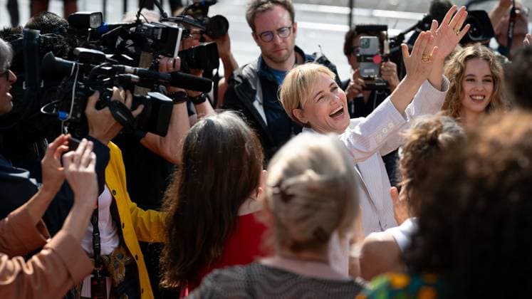 77eme Festival International du Film de Cannes Judith Godreche et lequipe de son court metrage Moi Aussi sur les marches 77th Cannes International Film Festival Judith Godreche and the team of her short film Moi Aussi on the steps 304999 2024 05 15 France Godreche, Judith  Copyright: xEstellexCarlierx xStarfacex STAR_304999_012