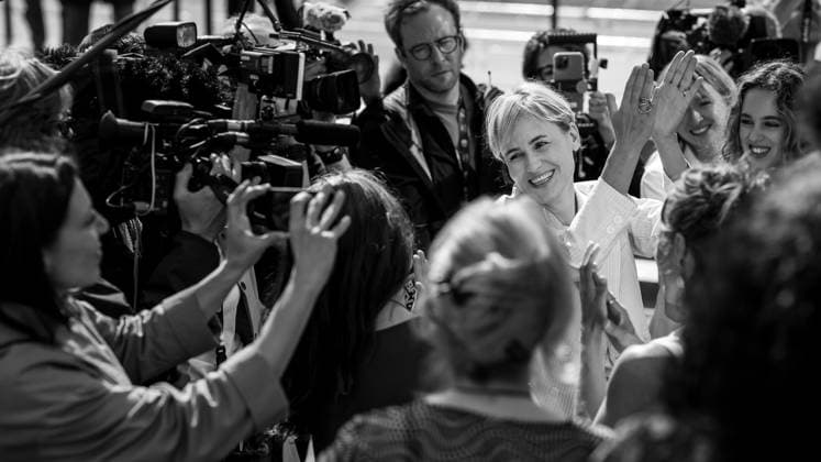 77eme Festival International du Film de Cannes Judith Godreche et lequipe de son court metrage Moi Aussi sur les marches 77th Cannes International Film Festival Judith Godreche and the team of her short film Moi Aussi on the steps 304999 2024 05 15 France Godreche, Judith  Copyright: xEstellexCarlierx xStarfacex STAR_304999_013