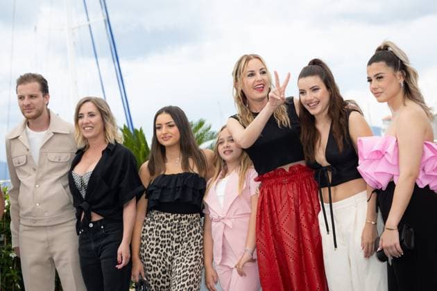 Cannes - Diamant Brut (Wild Diamond) Photocall Priscilla Bertin, Idir Azougli, Andrà a Bescond, Là a Gorla, Ashley Romano, Agathe Riedinger, Malou Khebizi, Kilia Fernane, Alexandra Noisier and Judith Nora attend Diamant Brut (Wild Diamond) Photocall at the 77th annual Cannes Film Festival at Palais des Festivals on May 16, 2024 in Cannes, France Photo by Shootpix ABACAPRESS.COM Cannes France Copyright: xShootpix ABACAx