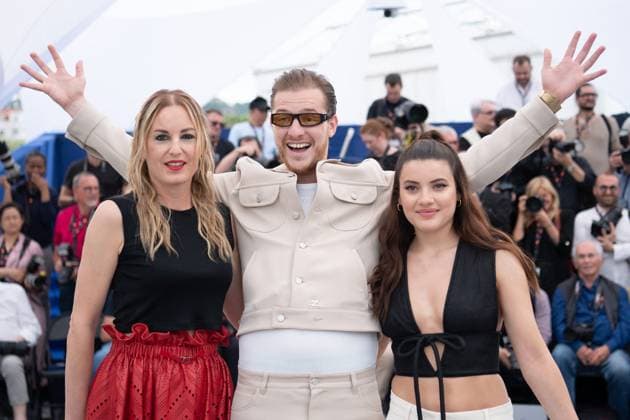 Cannes Diamant Brut Photocall Agathe Riedinger, Idir Azougli and Malou Khebizi attending the Diamant Brut Photocall as part of the 77th Cannes International Film Festival in Cannes, France on May 16, 2024. Photo by Aurore Marechal ABACAPRESS.COM Cannes France  Copyright: xMarechalxAurore ABACAx