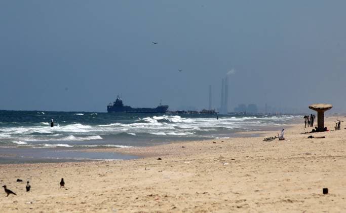News Bilder des Tages United States Navy ships anchor off the coast of Gaza to operate for floating pier project in Gaza United States Navy ships anchor off the coast of Gaza to operate for floating pier project in Gaza on May 16, 2024. Photo by Omar Ashtawy apaimages Gaza city Gaza Strip Palestinian Territory 160524_Gaza_OSH_00(59) Copyright: xapaimagesxOmarxAshtawyx xapaimagesx