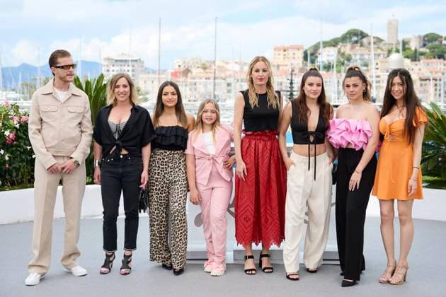 Photocall of the film Diamant brut at the 77th Cannes International Film Festival Idir Azougli, Andrà a Bescond, Là a Gorla, Ashley Romano, Agathe Riedinger, Malou Khebizi, Kilia Fernane and Alexandra Noisier at the photocall of the film Diamant brut at the 77th Cannes International Film Festival, France, May 16, 2024 Jacovides Moreau Bestimage Diamant Brut Wild Diamond Photocall at the 77th annual Cannes Film Festival at Palais des Festivals on May 16, 2024 in Cannes, France Cannes France Copyright: xJACOVIDES-MOREAUx xBESTIMAGExJACOVIDES-MOREAUx xBESTIMAGEx