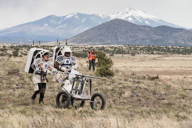 NASA astronauts are gearing up to explore the Moon by practicing in the Arizona desert. The week-long field test took place in the lunar-like landscape of the San Francisco Volcanic Field near Flagstaff. According to NASA, the exercise builds on previous field tests and represents the most realistic Artemis moonwalk mission simulation to date. Astronauts Kate Rubins and Andre Douglas are serving as crewmembers, wearing mockup spacesuit systems as they navigate through the desert, completing various technology demonstrations, hardware tests, and science-related operations for Artemis. NASA conducts field tests to simulate missions and prepare for deep space destinations. The Arizona desert has been a training ground for lunar exploration Copyright: xx coverimg53749738