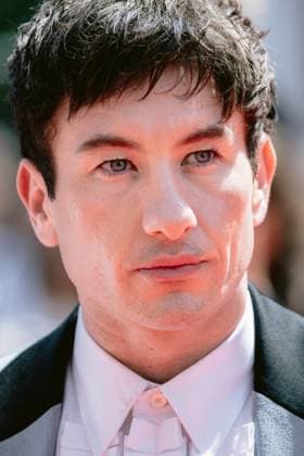 77eme Festival International du Film de Cannes Montee des marches du film Bird 77th Cannes International Film Festival Red Carpet of Bird movie 305025 2024 05 16 Alpes Maritimes Cannes France Keoghan, Barry  Copyright: xTerencexBaelenx STAR_305025_026