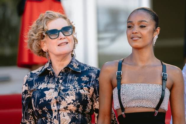 77eme Festival International du Film de Cannes Montee des marches du film Bird 77th Cannes International Film Festival Red Carpet of Bird movie 305025 2024 05 16 Alpes Maritimes Cannes France Arnold, AndrÃ a Jobson, Jasmine  Copyright: xTerencexBaelenx STAR_305025_038