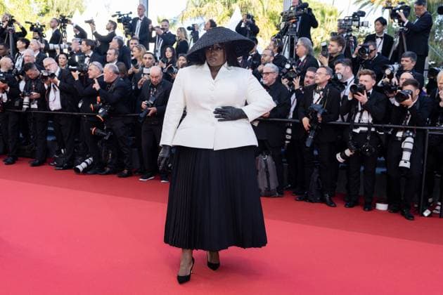 Internationale Filmfestspiele von Cannes, Sängerin Yseult auf dem Roten Teppich B MontÃ e des marches du film Â Megalopolis Â lors du 77eme Festival International du Film de Cannes Yseult MontÃ e des marches du film Â Megalopolis Â pour la cÃ rÃ monie d?ouverture du 77eme Festival International du Film de Cannes, au Palais des Festivals Ã Cannes Le 16 mai 2024 Olivier Borde Bestimage Red carpet of the movie Â Megalopolis Â for the opening of the 77th Cannes International Film Festival at the Palais des Festivals in Cannes, France On may 16th 2024 Cannes France  Copyright: xOLIVIERxBORDEx xBESTIMAGExOLIVIERxBORDEx xBESTIMAGEx