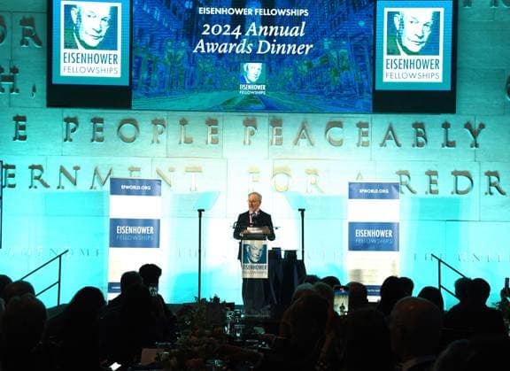 May 15, 2024, Philadelphia, Pa, USA: Steven Spielberg receives the Dwight D. Eisenhower Medal for Leadership and Service, for his extraordinary artistic achievements in presenting Americas culture and history to the world and his enormous contributions to advancing global understanding. Held at Constitution Center in Philadelphia, PA. Philadelphia USA - ZUMAp281 20240515_zea_p281_002 Copyright: xPhotoxImagexPressx