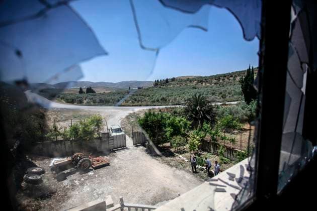 News Bilder des Tages Palestinian Israeli Conflict - 16 May 2024 General view of destroyed home and a car, which was burned by settlers from the Jewish settlement of Homesh, in the village of Burqa in the northern West Bank. Nablus Palestine Copyright: xNasserxIshtayehx xSOPAxImagesx NIshtayeh17