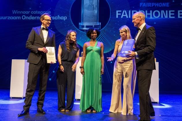 ZWOLLE - Queen Maxima with the prize winners Fairphone in the Sustainable Entrepreneurship category during the presentation of the King Willem I Prizes 2024 in the Zwolle Theater De Spiegel. ANP VINCENT JANNINK netherlands out - belgium out  Copyright: xx x498664900x originalFilename: 498664900.jpg