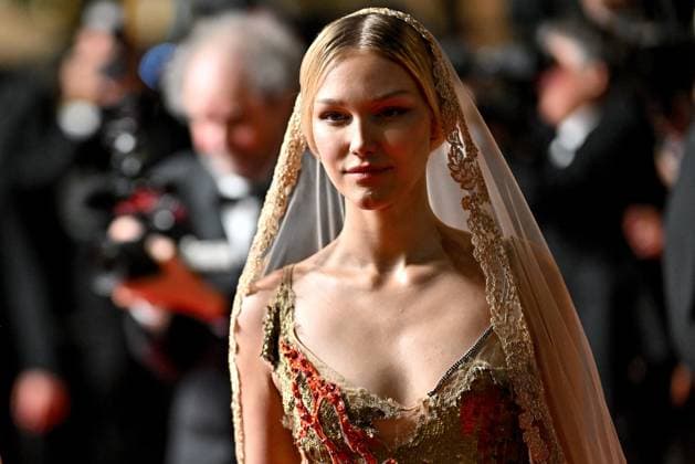 Entertainment Bilder des Tages Cannes 2024 Premiere Megalopolis Grace VanderWaal at the premiere of Megalopolis during the 77th Cannes Film Festival in Cannes, France on May 16, 2024. Photo by Julien Reynaud APS-Medias ABACAPRESS.COM Cannes France  Copyright: xReynaudxJulien APS-Medias ABACAx