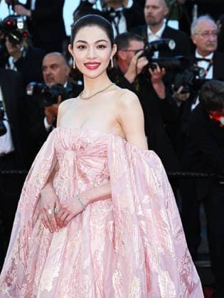 Cannes, France: Cannes, 77th Cannes Film Festival 2024, Third evening - red carpet of the film MEGALOPOLIS - In the photo, Elaine Zhong Chuxi Cannes France  - ZUMAp169 20240516_zea_p169_1669 Copyright: xSIMONExCOMIx