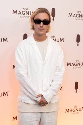magnum day1 party guest, Magnum Beach party during the 77th Cannes International Film Festival on May 16, 2024 Cannes France Jeremy Melloul Magnum Cannes via Bestimage Magnum Beach party during the 77th Cannes International Film Festival on May 16, 2024 Cannes France  Copyright: xJeremyxMelloulx xMagnumxCannesxviaxBestimagexJeremyxMelloulx xMagnumxCannesxviaxBestimagex