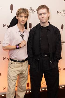 magnum day1 party Mura Masa, Troye Sivan Magnum beach party during the 77th Cannes International Film Festival on May 16, 2024 Cannes France Jeremy Melloul Magnum Cannes via Bestimage Magnum Beach party during the 77th Cannes International Film Festival on May 16, 2024 Cannes France  Copyright: xJeremyxMelloulx xMagnumxCannesxviaxBestimagexJeremyxMelloulx xMagnumxCannesxviaxBestimagex