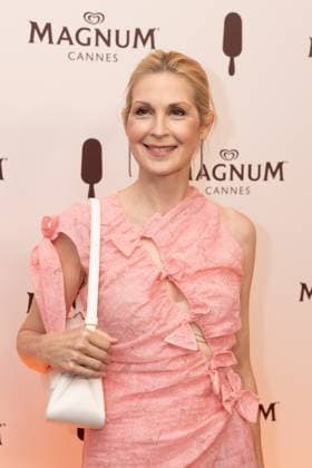 magnum day1 party Kelly Rutherford, Magnum Beach party during the 77th Cannes International Film Festival on May 16, 2024 Cannes France Jeremy Melloul Magnum Cannes via Bestimage Magnum Beach party during the 77th Cannes International Film Festival on May 16, 2024 Cannes France  Copyright: xJeremyxMelloulx xMagnumxCannesxviaxBestimagexJeremyxMelloulx xMagnumxCannesxviaxBestimagex