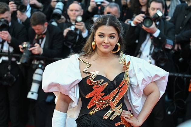 77th International Cannes Film Festival Marche du film Megalopolis 77th International Cannes Film Festival Festival de Cannes 2024 77e Ã dition montee Megaloplis Aishwarya Rai 305042 2024 05 16 France  Copyright: xLionelxGuericolas MPPx STAR_305042_036