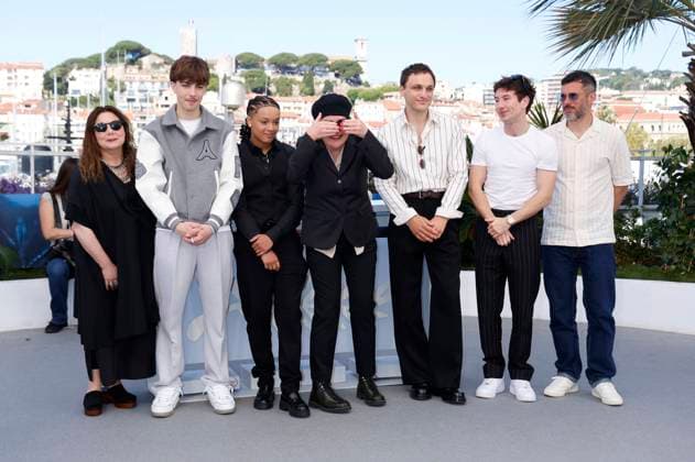 Tessa Ross, Jason Buda, Nykiya Adams, Andrea Arnold, Franz Rogowski, Barry Keoghan and Lee Groombridge at the photocall for the feature film Bird at the Festival de Cannes 2024 77 Cannes International Film Festival at the Palais des Festivals Cannes, 17 05 2024 Foto:xD.xBedrosianx xFuturexImagex bird_4504