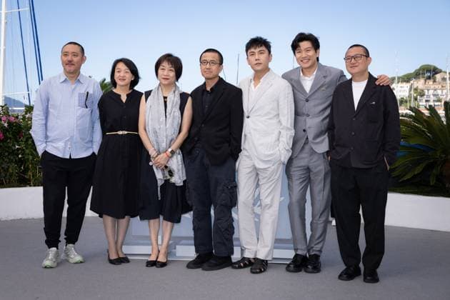 Cannes - An Unfinished Film Photocall Kang Fu, Le Xu, Yingli Ma, Director Lou Ye, Qin Hao, Huang Xuan and Jian Zeng attend the An Unfinished Film Photocall at the 77th annual Cannes Film Festival at Palais des Festivals on May 17, 2024 in Cannes, France. Photo by Shootpix ABACAPRESS.COM Cannes France  Copyright: xShootpix ABACAx