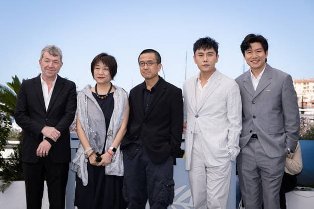 Cannes - An Unfinished Film Photocall Kang Fu, Le Xu, Yingli Ma, Director Lou Ye, Qin Hao, Huang Xuan and Jian Zeng attend the An Unfinished Film Photocall at the 77th annual Cannes Film Festival at Palais des Festivals on May 17, 2024 in Cannes, France. Photo by Shootpix ABACAPRESS.COM Cannes France  Copyright: xShootpix ABACAx