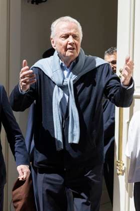 Cannes - John Voight Exits The Carlton Jon Voight exits the Hotel Carlton to attend the press conference of the film Megalopolis during 77th Cannes Film Festival. Cannes, France, May 17, 2024. Photo by Marco Piovanotto ABACAPRESS.COM Cannes France  Copyright: xPiovanottoxMarco ABACAx