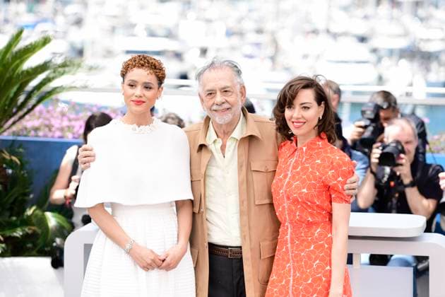 CANNES, FRANCE MAY 17 G D Nathalie EMMANUEL, actress, Francis FORD COPPOLA, director, Aubrey PLAZA, actress, during the photocall of the film Megalopolis in competition at the 77th Cannes Film Festival at the Palais des Festivals on May 17, 2024 in Cannes, France CELEBRITES 77eme Festival de Cannes Photocall 17 05 2024 ValentinaClaret Panoramic 