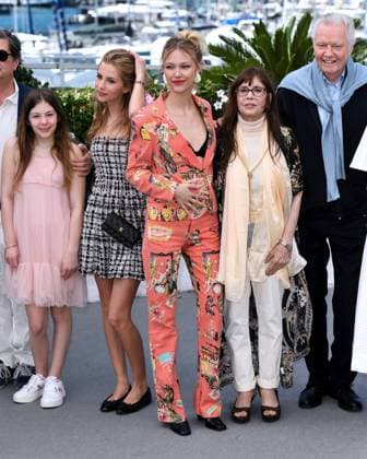 Cannes, 77th Cannes Film Festival 2024, Red carpet film Megalopolis In the photo: Grace VanderWaal, Talia Shire, John Voight  Copyright: xAlbertoxTerenghix xipa-agency.nex xPoolxPhotoxEventsx03x IPA_Agency_IPA46174950