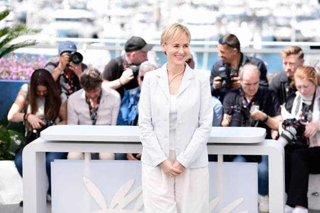 CANNES, FRANCE MAI 17 G D Judith GODRECHE, director, during the photocall of the short film Â Moi aussi Â from Seance Speciale at the 77th Cannes Film Festival at the Palais des Festivals on May 17, 2024 in Cannes, France CELEBRITES 77eme Festival de Cannes Photocall 17 05 2024 ValentinaClaret Panoramic 