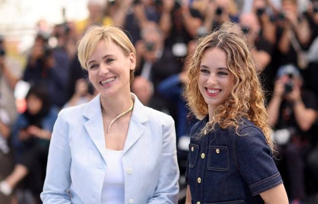 Photocall du film Moi Aussi lors du 77eme Festival International du Film de Cannes Judith Godreche et sa fille Tess Barthelemy au photocall du film Moi Aussi lors du 77eme Festival International du Film de Cannes au Palais des Festivals eCannes, France, le 17 mai 2024 Jacovides Moreau Bestimage Me Too Photocall at the 77th annual Cannes Film Festival at Palais des Festivals on May 17, 2024 in Cannes, France Cannes France  Copyright: xJACOVIDES-MOREAUx xBESTIMAGExJACOVIDES-MOREAUx xBESTIMAGEx