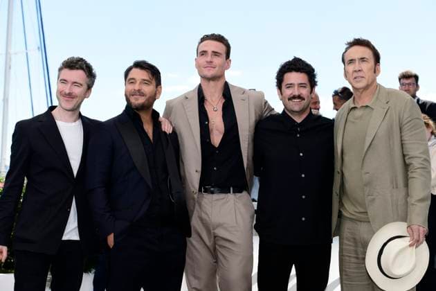 CANNES, FRANCE MAY 17 G D Lorcan FINNEGAN, director, Justin ROSNIAK, actor, Alexander BERTRAND, actor, Nicolas CAGE, actor during the photocall of the film The Surfer in Midnight Seance at the 77th Cannes Film Festival at the Palais des Festivals on May 17, 2024 in Cannes, France CELEBRITES 77eme Festival de Cannes Photocall 17 05 2024 ValentinaClaret Panoramic