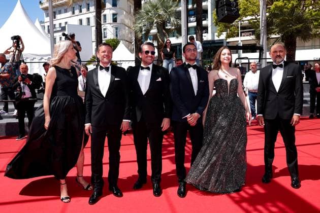 Montee des marches of the film Three Kilometers to the End of the World during the 77th Cannes International Film Festival Guest, Bogdan Dumitrache, Emanuel Parvu, guest, Valeriu Andriuta Montee des marches of the film Three Kilometers to the End of the World during the 77th Cannes International Film Festival, On may 17th 2024 Jacovides Moreau Bestimage Red carpet of the movie Â Three Kilometers to the End of the World Â during the 77th Cannes International Film Festival at the Palais des Festivals in Cannes, France On may 17th 2024 Cannes France  Copyright: xJACOVIDES-MOREAUx xBESTIMAGExJACOVIDES-MOREAUx xBESTIMAGEx