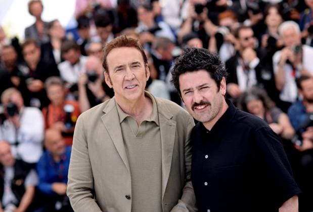 Photocall du film The Surfer lors du 77eme Festival International du Film de Cannes Nicolas Cage, Lorcan Finnegan Photocall du film The Surfer lors du 77eme Festival International du Film de Cannes le 17 mai 2024 Jacovides Moreau Bestimage Photocall for the film The Surfer at the 77th Cannes International Film Festival on 17 May 2024 Cannes France  Copyright: xJACOVIDES-MOREAUx xBESTIMAGExJACOVIDES-MOREAUx xBESTIMAGEx