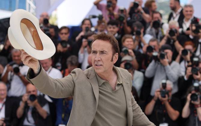 Photocall du film The Surfer lors du 77eme Festival International du Film de Cannes Nicolas Cage Photocall du film The Surfer lors du 77eme Festival International du Film de Cannes le 17 mai 2024 Jacovides Moreau Bestimage Photocall for the film The Surfer at the 77th Cannes International Film Festival on 17 May 2024 Cannes France  Copyright: xJACOVIDES-MOREAUx xBESTIMAGExJACOVIDES-MOREAUx xBESTIMAGEx