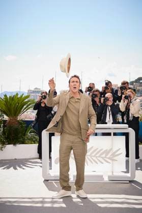 Photocall du film The Surfer lors du 77eme Festival International du Film de Cannes Nicolas Cage Photocall du film The Surfer lors du 77eme Festival International du Film de Cannes le 17 mai 2024 Jacovides Moreau Bestimage Photocall for the film The Surfer at the 77th Cannes International Film Festival on 17 May 2024 Cannes France  Copyright: xJACOVIDES-MOREAUx xBESTIMAGExJACOVIDES-MOREAUx xBESTIMAGEx