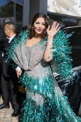 Cannes - Aishwarya Rai At The Martinez Aishwarya Rai leaves Martinez Hotel to attend the official screening of Kinds of Kindness during 77th Cannes Film Festival. France, Cannes on may 16th, 2024. Photo by Marco Piovanotto ABACAPRESS.COM Cannes France  Copyright: xPiovanottoxMarco ABACAx