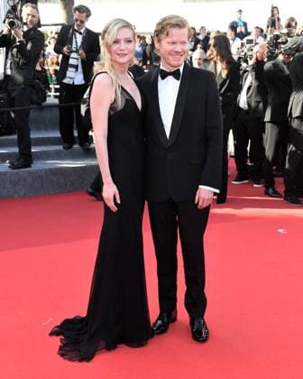 Cannes, France: Cannes, 77th Cannes Film Festival 2024, Red carpet film Kinds of Kindness In the photo: Kirsten Dunst, Jesse Plemons Cannes France  - ZUMAp169 20240517_zea_p169_802 Copyright: xAlbertoxTerenghix