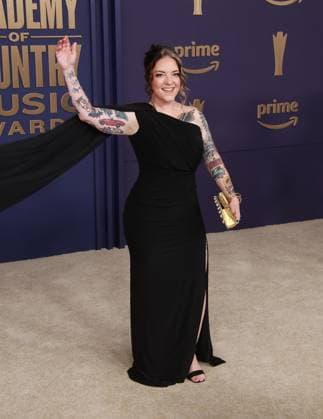 May 16, 2024, Frisco, Tx, USA: Ashely McBryde attends the 59th Academy of Country Music Awards at Omni Frisco Hotel at The Star on May 16, 2024 in Frisco, Texas. Frisco USA - ZUMAs181 20240516_zea_s181_270 Copyright: xOzziexBx