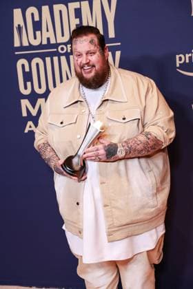May 16, 2024, Frisco, Tx, USA: Jelly Roll, winner of the Music Event of the Year award for Save Me, poses in the press room during the 59th Academy of Country Music Awards at The Ford Center at The Star on May 16, 2024 in Frisco, Texas. Frisco USA - ZUMAs181 20240516_zea_s181_436 Copyright: xOzziexBx