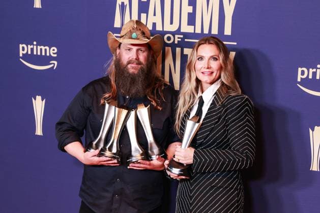 Entertainment Themen der Woche KW20 May 16, 2024, Frisco, Tx, USA: Chris Stapleton, winner of the Album of the Year award for Ã¢â‚¬oeHigher, the Male Artist of the Year award, and Artist-Songwriter of the Year award, and Morgane Stapleton, winner of the the Album of the Year award for Ã¢â‚¬oeHigher, pose in the press room during the 59th Academy of Country Music Awards at The Ford Center at The Star on May 16, 2024 in Frisco, Texas. Frisco USA - ZUMAs181 20240516_zea_s181_433 Copyright: xOzziexBx