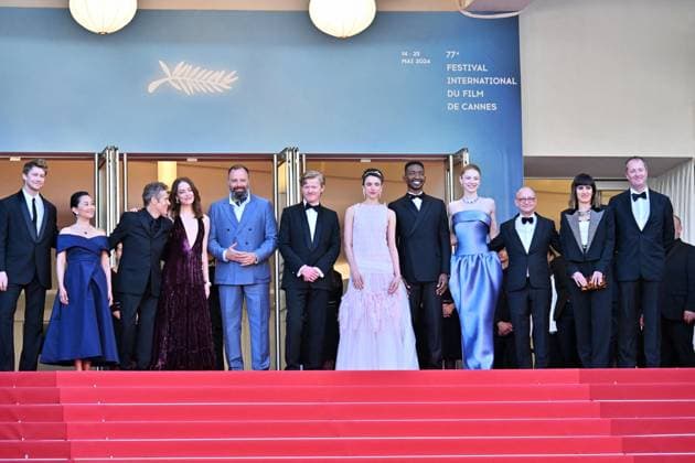*Cannes, 77th Cannes Film Festival 2024, Fourth Evening - red carpet of the film Kinds of Kindness Cannes, 77th Cannes Film Festival 2024, Fourth Evening - red carpet of the film Kinds of Kindness - In the photo: The Cast Cannes France  Copyright: xIPA ABACAx